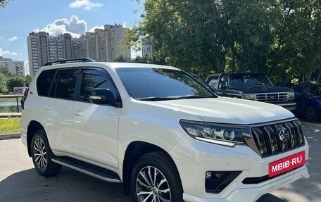 Toyota Land Cruiser Prado 150 рестайлинг 2, 2021 год, 8 100 000 рублей, 2 фотография