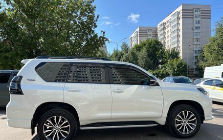 Toyota Land Cruiser Prado 150 рестайлинг 2, 2021 год, 8 100 000 рублей, 6 фотография