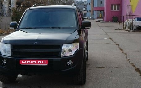 Mitsubishi Pajero IV, 2013 год, 2 190 000 рублей, 2 фотография