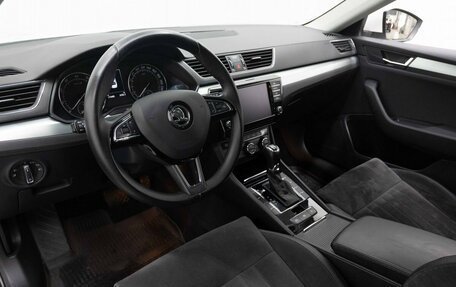 Skoda Superb III рестайлинг, 2016 год, 1 800 000 рублей, 8 фотография