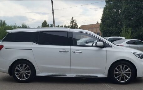 KIA Carnival III, 2018 год, 3 300 000 рублей, 3 фотография