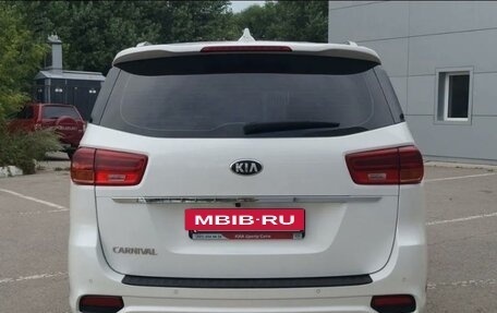 KIA Carnival III, 2018 год, 3 300 000 рублей, 2 фотография