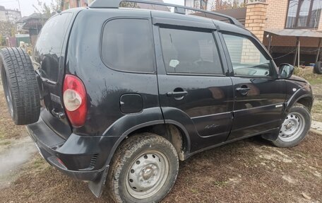 Chevrolet Niva I рестайлинг, 2017 год, 775 000 рублей, 5 фотография