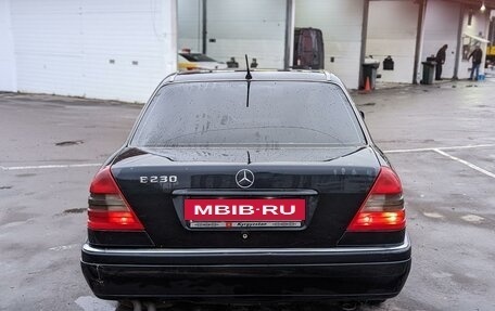 Mercedes-Benz C-Класс, 1997 год, 280 000 рублей, 6 фотография