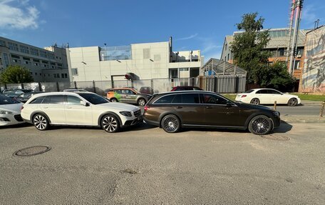 Mercedes-Benz E-Класс, 2017 год, 3 500 000 рублей, 2 фотография