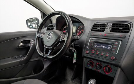 Volkswagen Polo VI (EU Market), 2018 год, 975 000 рублей, 24 фотография