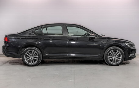 Volkswagen Passat B8 рестайлинг, 2015 год, 1 850 000 рублей, 4 фотография