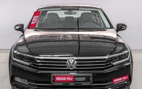 Volkswagen Passat B8 рестайлинг, 2015 год, 1 850 000 рублей, 2 фотография