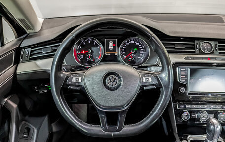 Volkswagen Passat B8 рестайлинг, 2015 год, 1 850 000 рублей, 22 фотография