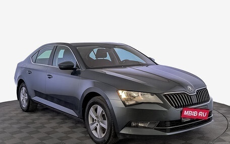 Skoda Superb III рестайлинг, 2019 год, 2 250 000 рублей, 3 фотография