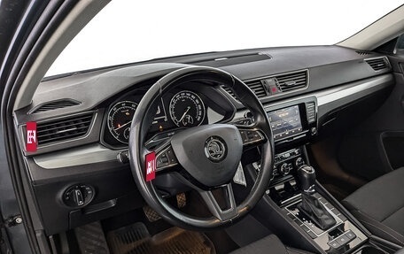 Skoda Superb III рестайлинг, 2019 год, 2 250 000 рублей, 15 фотография