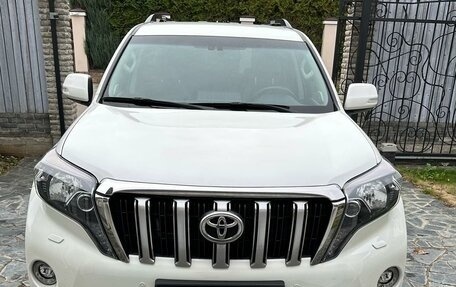 Toyota Land Cruiser Prado 150 рестайлинг 2, 2017 год, 4 950 000 рублей, 1 фотография