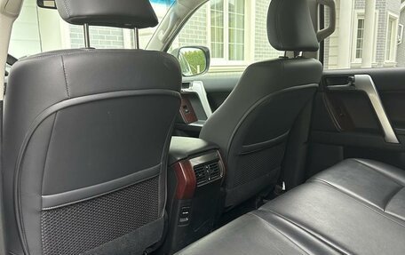 Toyota Land Cruiser Prado 150 рестайлинг 2, 2017 год, 4 950 000 рублей, 4 фотография