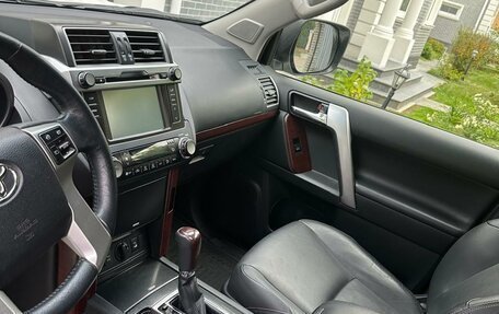 Toyota Land Cruiser Prado 150 рестайлинг 2, 2017 год, 4 950 000 рублей, 11 фотография