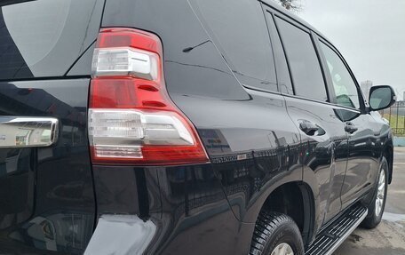 Toyota Land Cruiser Prado 150 рестайлинг 2, 2014 год, 2 650 000 рублей, 6 фотография