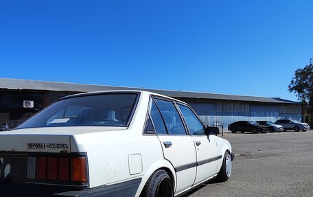 Toyota Carina, 1983 год, 245 000 рублей, 2 фотография