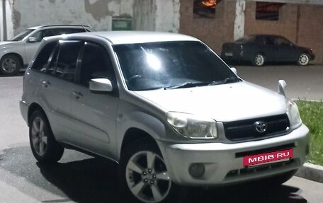 Toyota RAV4, 2004 год, 820 000 рублей, 3 фотография