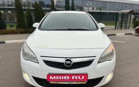 Opel Astra J, 2012 год, 650 000 рублей, 2 фотография