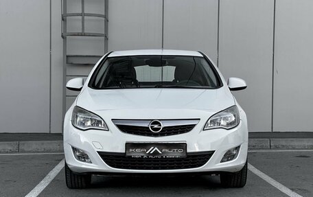 Opel Astra J, 2011 год, 690 000 рублей, 2 фотография