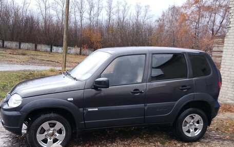 Chevrolet Niva I рестайлинг, 2012 год, 385 000 рублей, 3 фотография