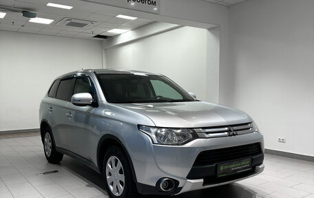 Mitsubishi Outlander III рестайлинг 3, 2014 год, 1 344 000 рублей, 3 фотография