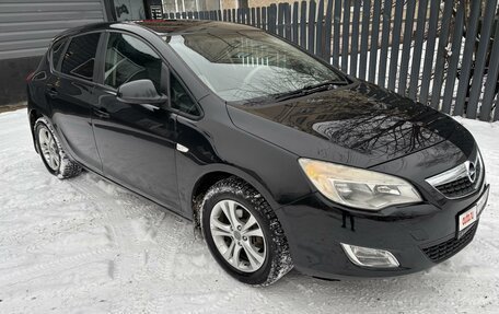 Opel Astra J, 2011 год, 690 000 рублей, 2 фотография