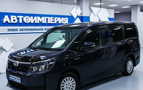 Toyota Voxy III, 2014 год, 2 048 000 рублей, 4 фотография