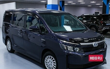 Toyota Voxy III, 2014 год, 2 048 000 рублей, 7 фотография