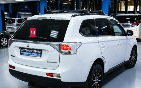 Mitsubishi Outlander III рестайлинг 3, 2014 год, 1 798 000 рублей, 9 фотография