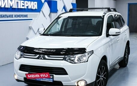 Mitsubishi Outlander III рестайлинг 3, 2014 год, 1 798 000 рублей, 5 фотография