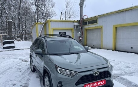 Toyota RAV4, 2018 год, 3 200 000 рублей, 2 фотография