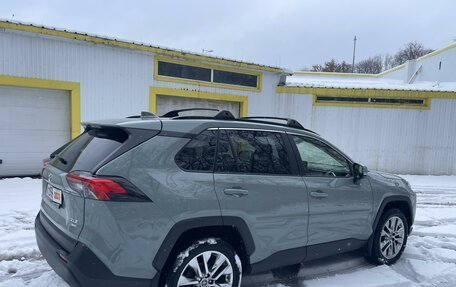 Toyota RAV4, 2018 год, 3 200 000 рублей, 5 фотография