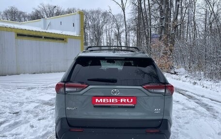 Toyota RAV4, 2018 год, 3 200 000 рублей, 6 фотография