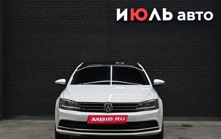 Volkswagen Jetta VI, 2016 год, 1 560 000 рублей, 2 фотография