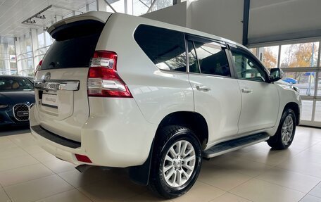 Toyota Land Cruiser Prado 150 рестайлинг 2, 2015 год, 4 290 000 рублей, 7 фотография