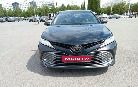 Toyota Camry, 2018 год, 2 700 000 рублей, 2 фотография