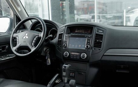 Mitsubishi Pajero IV, 2011 год, 2 250 000 рублей, 13 фотография