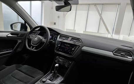 Volkswagen Tiguan II, 2018 год, 3 180 000 рублей, 19 фотография