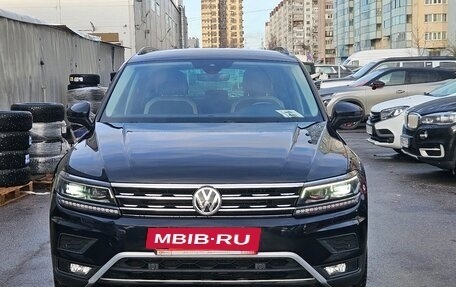 Volkswagen Tiguan II, 2019 год, 3 449 000 рублей, 2 фотография