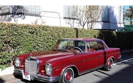 Mercedes-Benz W111, 1965 год, 9 400 000 рублей, 2 фотография