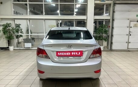 Hyundai Solaris II рестайлинг, 2012 год, 960 000 рублей, 4 фотография