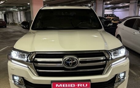 Toyota Land Cruiser 200, 2018 год, 9 600 000 рублей, 1 фотография