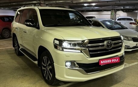 Toyota Land Cruiser 200, 2018 год, 9 600 000 рублей, 2 фотография