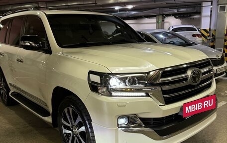 Toyota Land Cruiser 200, 2018 год, 9 600 000 рублей, 4 фотография