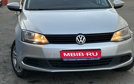 Volkswagen Jetta VI, 2013 год, 1 225 000 рублей, 2 фотография