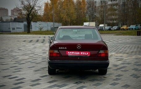 Mercedes-Benz E-Класс, 1993 год, 255 000 рублей, 2 фотография