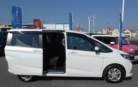 Honda Freed II, 2020 год, 1 700 000 рублей, 5 фотография