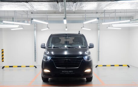 Hyundai H-1 II рестайлинг, 2019 год, 3 100 000 рублей, 5 фотография