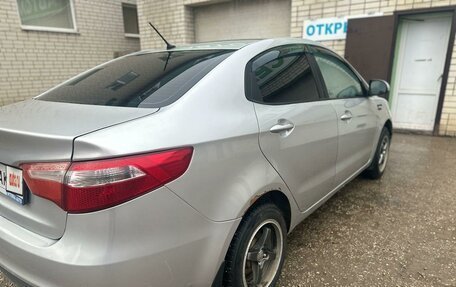 KIA Rio III рестайлинг, 2013 год, 600 000 рублей, 4 фотография