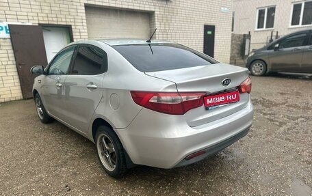 KIA Rio III рестайлинг, 2013 год, 600 000 рублей, 1 фотография